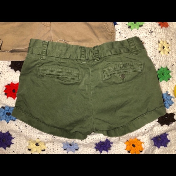 J. Crew Chino short shorts, green. Size 0. - Picture 3 of 3